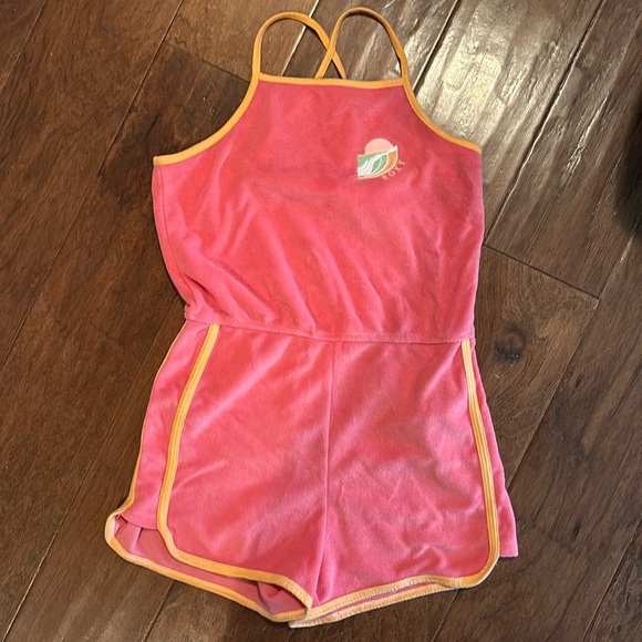 Girls Roxy romper. Terry cloth material. Great condition. Size 10 - Picture 1 of 4